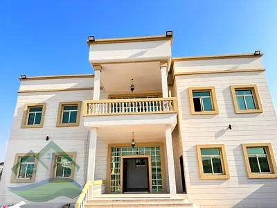 A Spacious Bedroom And Living Room With Bathroom And A Large Private Apartment In The Apartment In