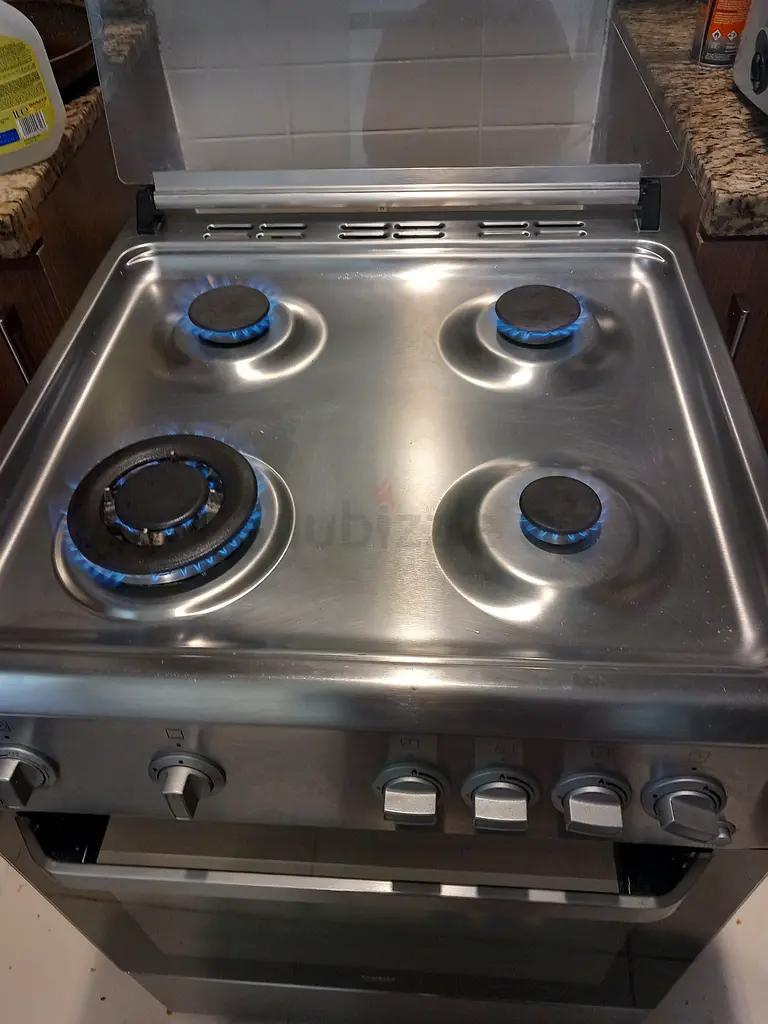 Gas cooking range