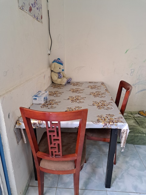 Olx dining table on sale and chairs