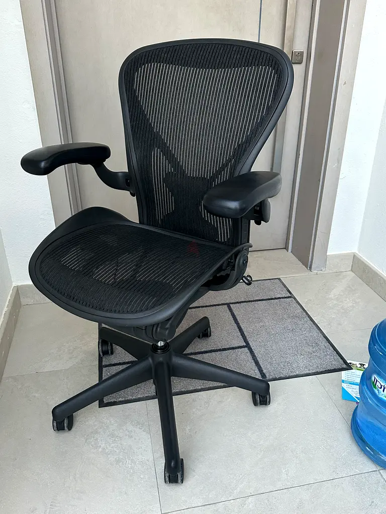 Herman MillerClassic Aeron ChairAluminum, Size B