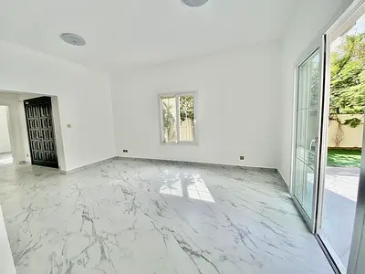 Upgraded | Type 1e L Vacant L Community View