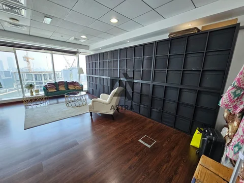 Bright Office | Fitted | High Floor
