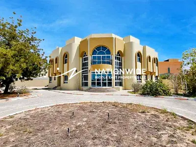 Perfect Location | Luxurious Villa | Great Layout