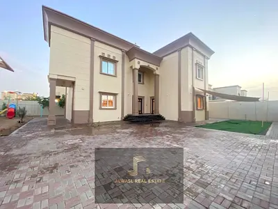 Villa For Sale In Al Suyoh 7 \ Sharjah\ Great Location .corner .