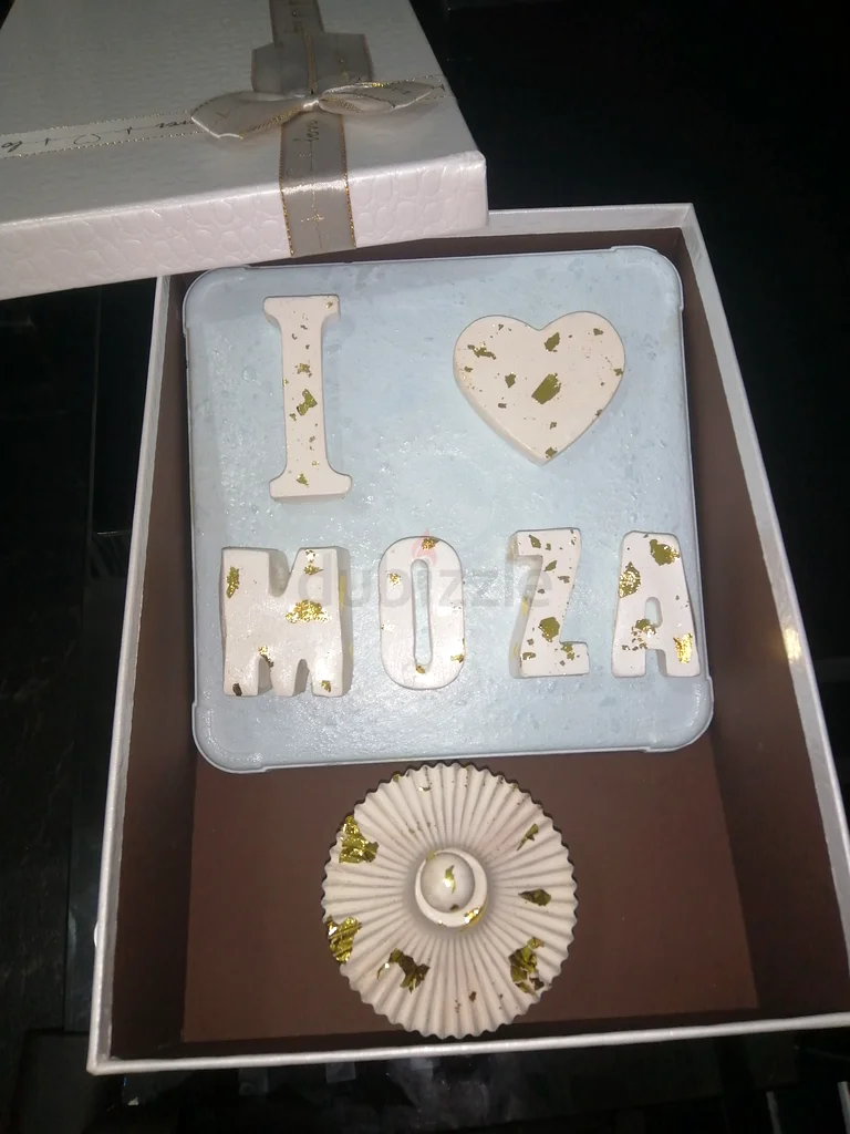 A masterpiece handmade writing names with cement631931115989771129