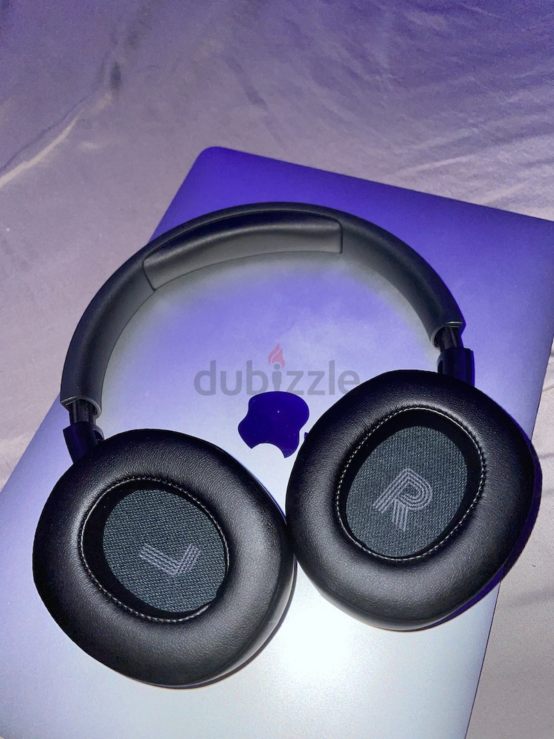 JBL 720bt Headphones 1 day old