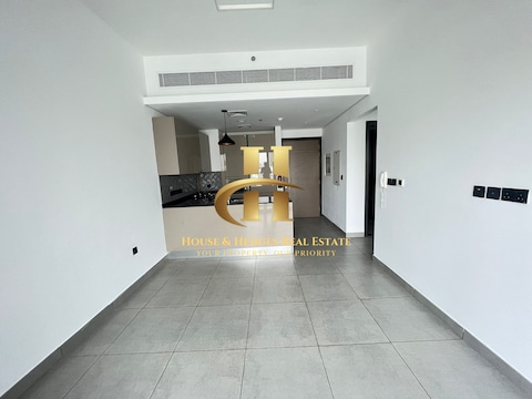 Fitted Kitchen-modern Living-prime Location