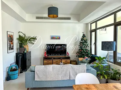 Close To Park And Pool / Landscaped / Vacant In January