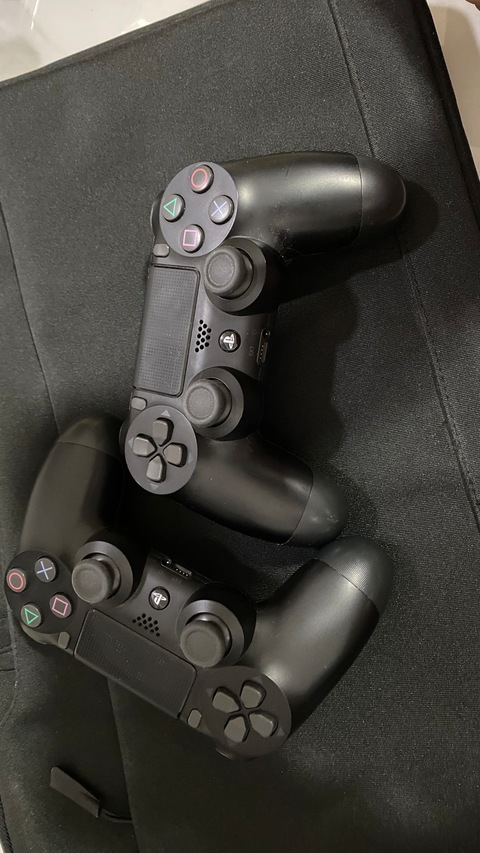 Used ps4 deals controllers for sale