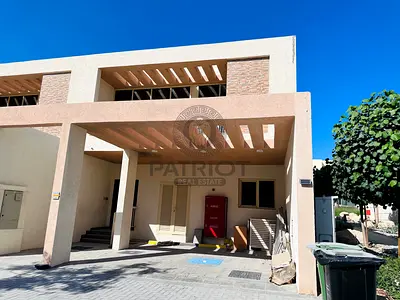 3br + Maid | Sigle Row | Vacant