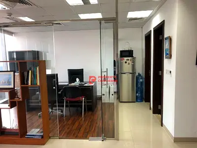 Spacious |fitted | Prime Location | Close To Metro
