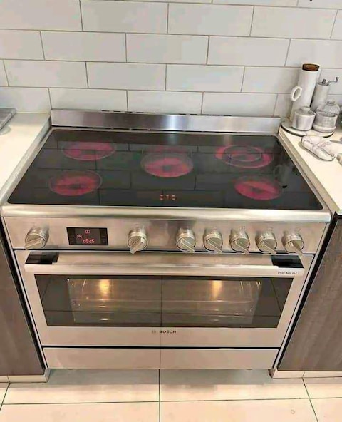 HCB738357M Electric range cooker