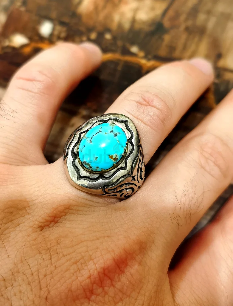 خاتم بحجر فيروز نيشابوري فخم - A luxurious ring featuring a Nishapuri turquoise stone.63230183626114112