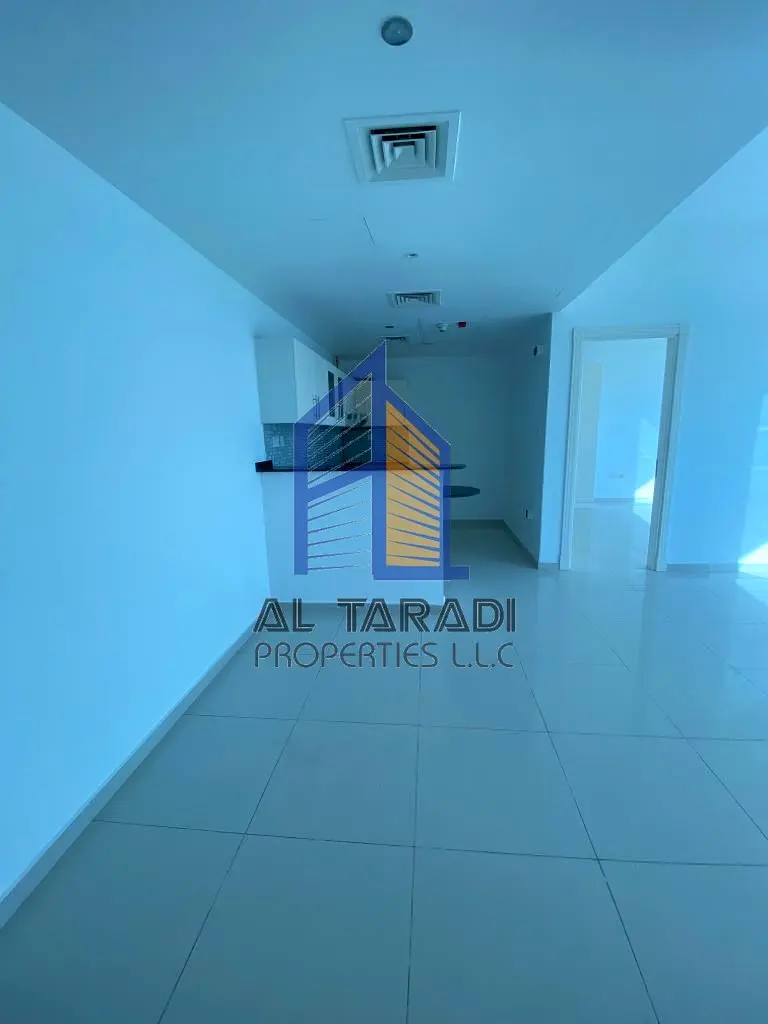 Apartment/Flat Spacious 3 Bedrooms Apartment High Floor Captivating