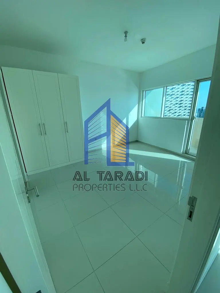 Apartment/Flat Spacious 3 Bedrooms Apartment High Floor Captivating