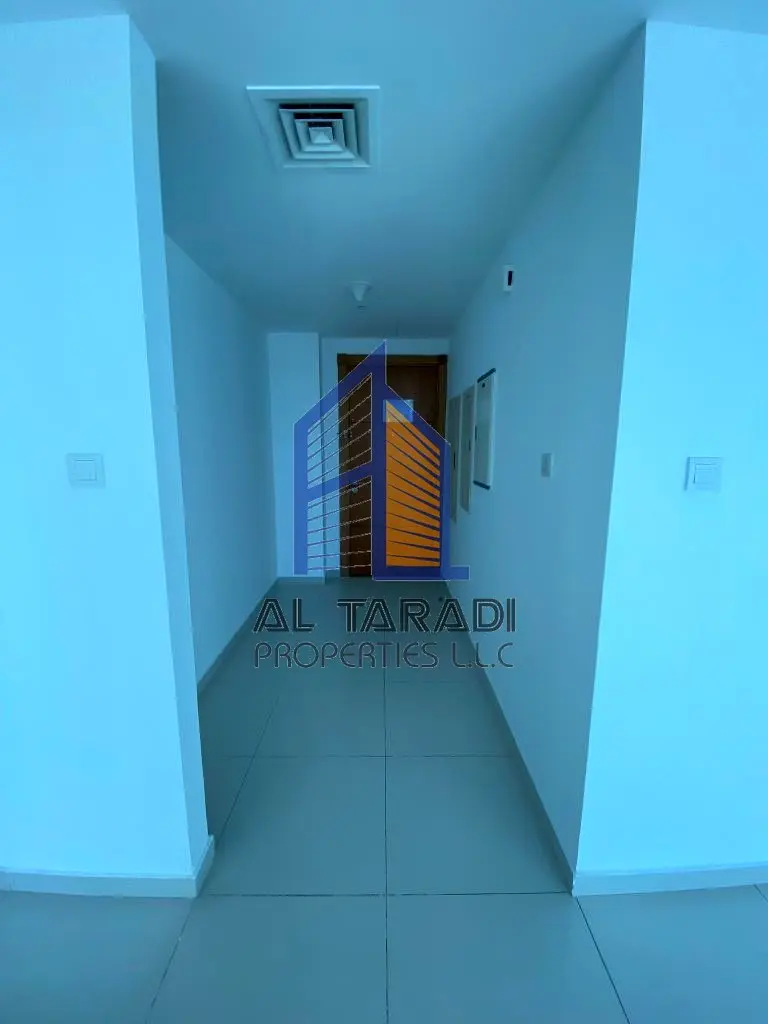 Apartment/Flat Spacious 3 Bedrooms Apartment High Floor Captivating