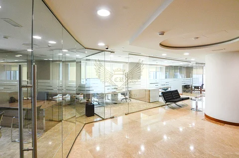 Exclusive Office ! Higher Floor ! 6 Parkings