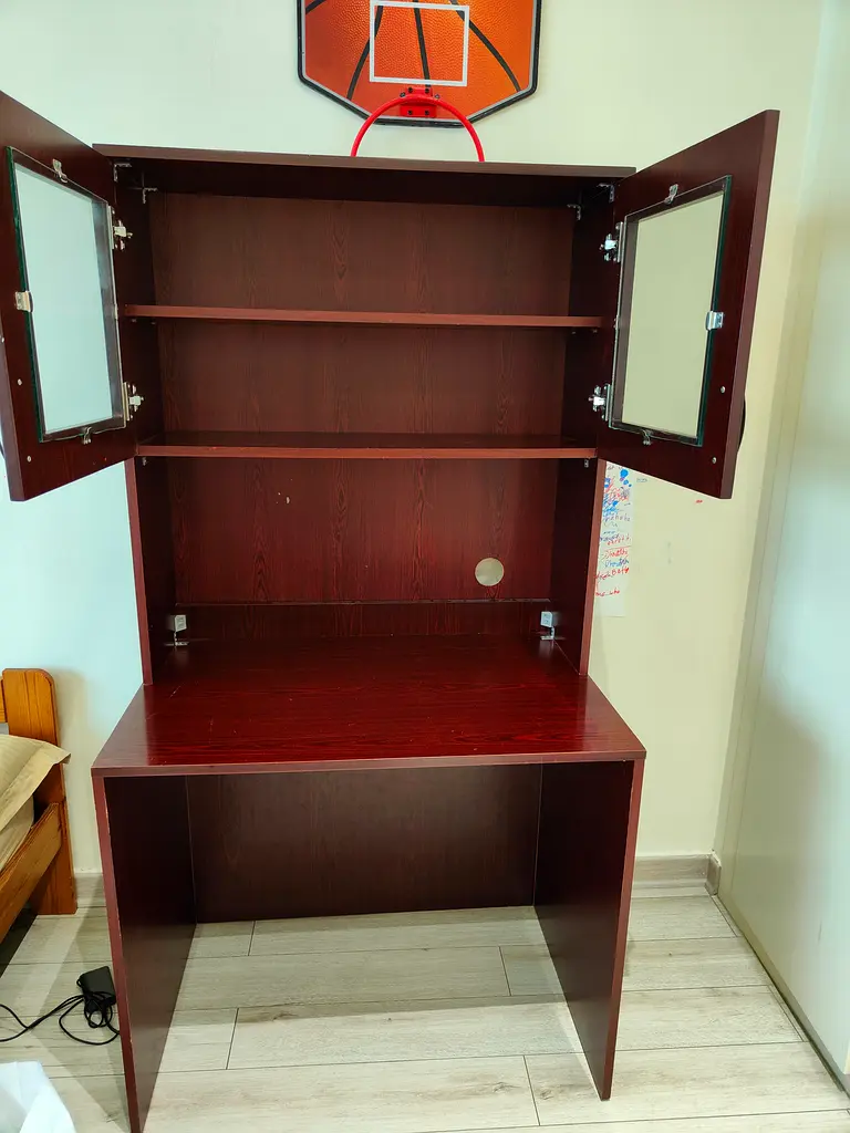 Study table for sale in karama دوبيزل