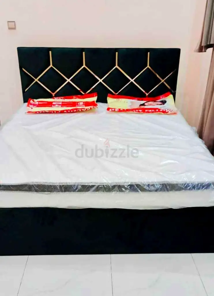 King Size bed with mattress