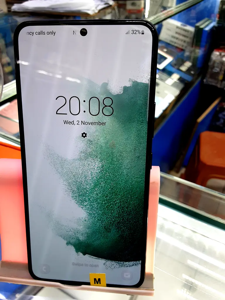 Samsung galaxy S22 8gb 128gb (physical dual sim) دوبيزل