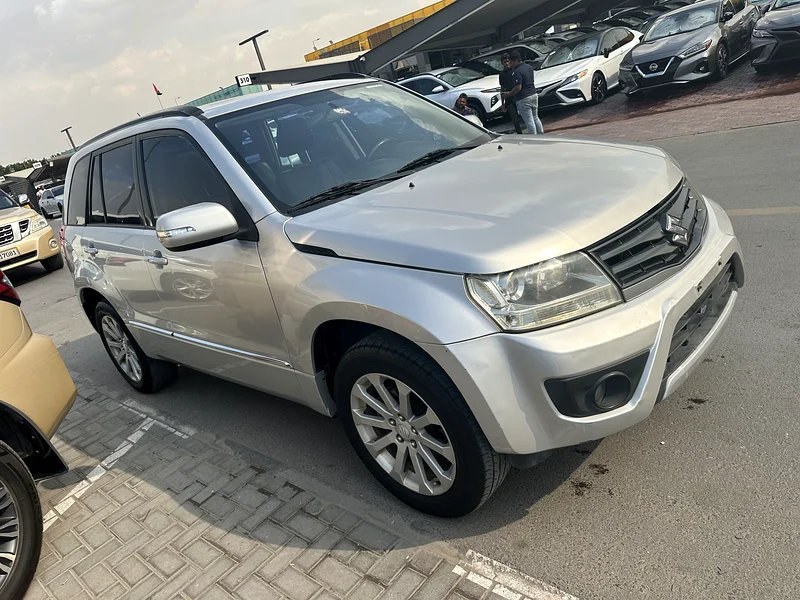 Suzuki vitara 2016 fullopshin silver color GCC calen63154620802305111