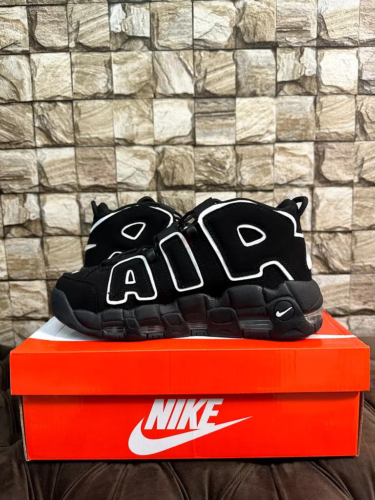 air more uptempo black white