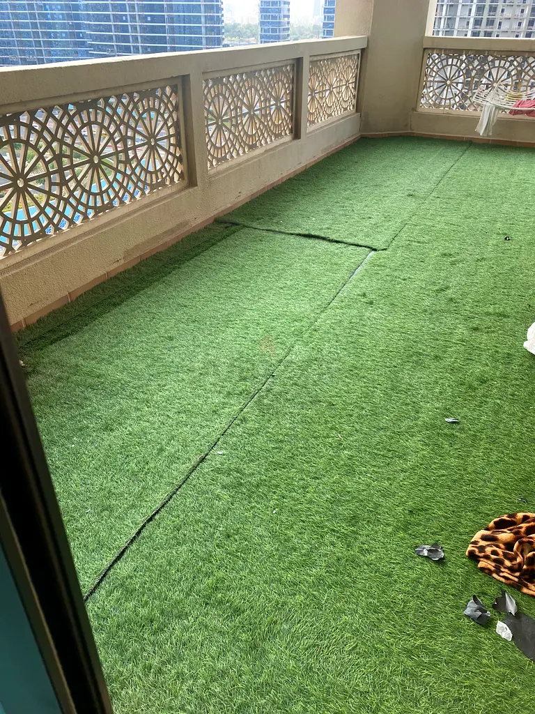 Artificial grass available for easy fixing