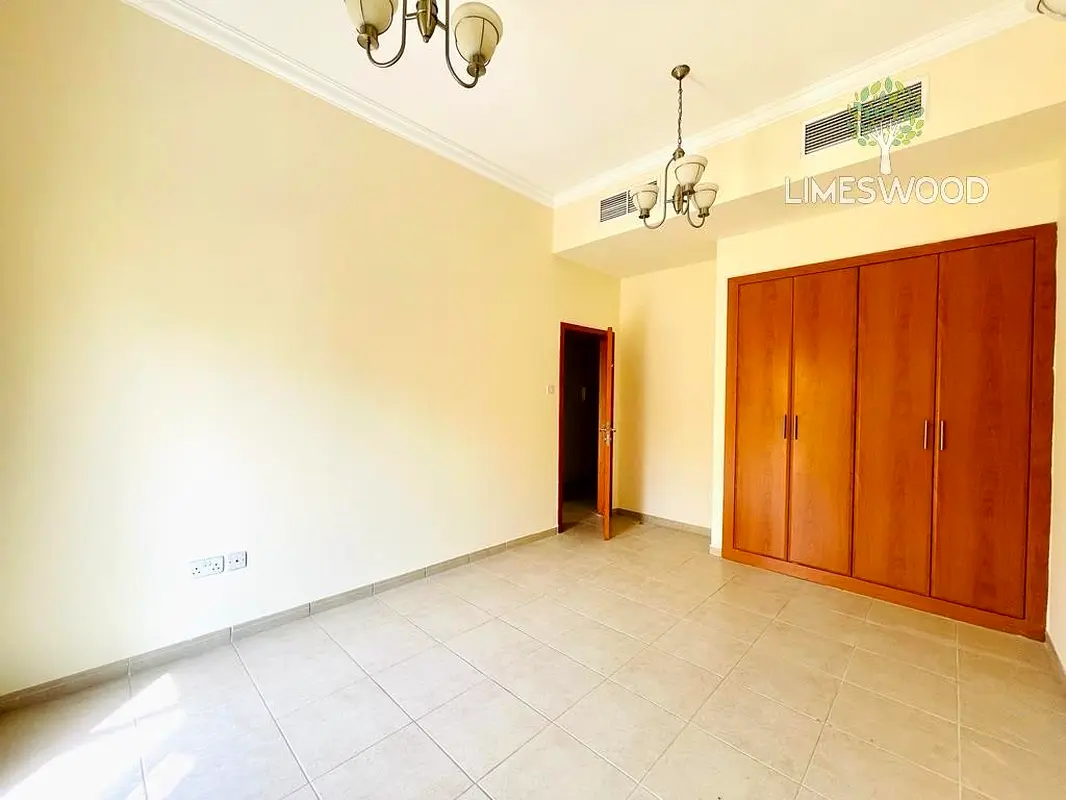 Villa/House Beautiful Well Maintained 3BR Gated Community