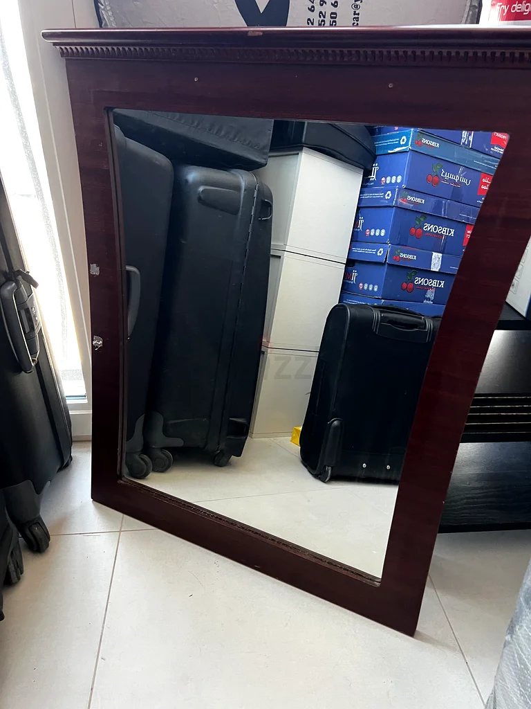 Mirror63216838559619111