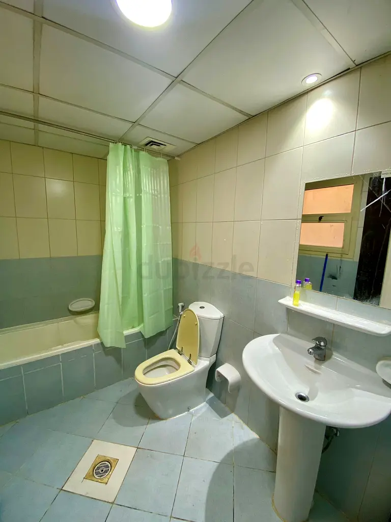 Apartment/Flat for Rent Executive Partition Available All