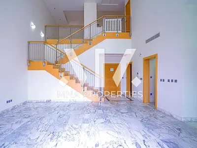 Vacant I Duplex Penthouse I Beach Access Park View