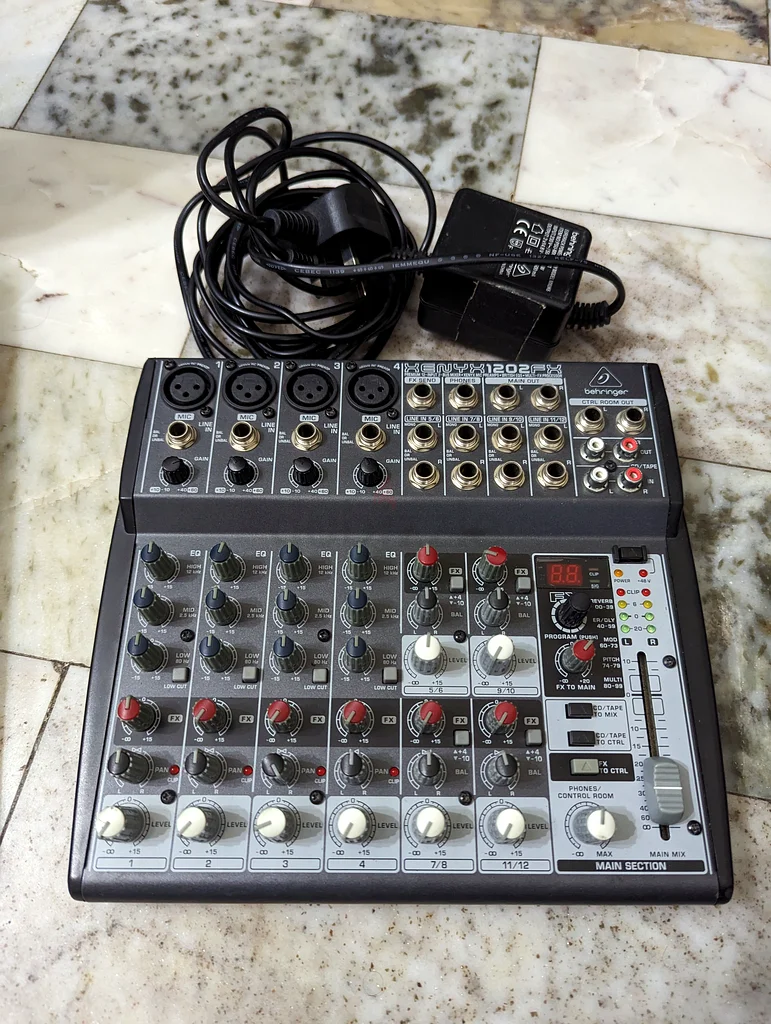 Behringer xenyx 1202fx دوبيزل