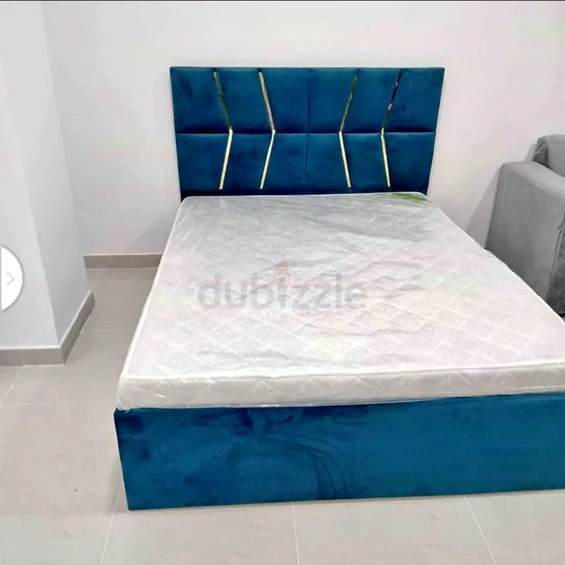 New brand beds double size with matteress available