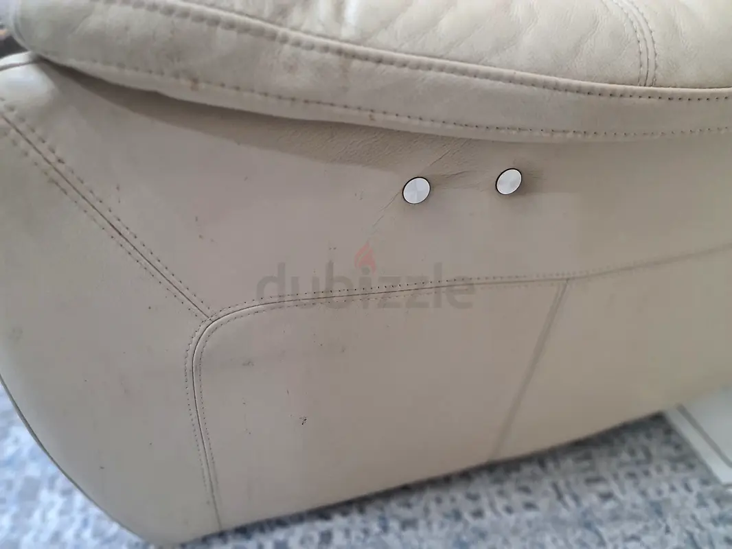 Dolce furniture sofa pure leather and fully electric 2 SEATER..recliner