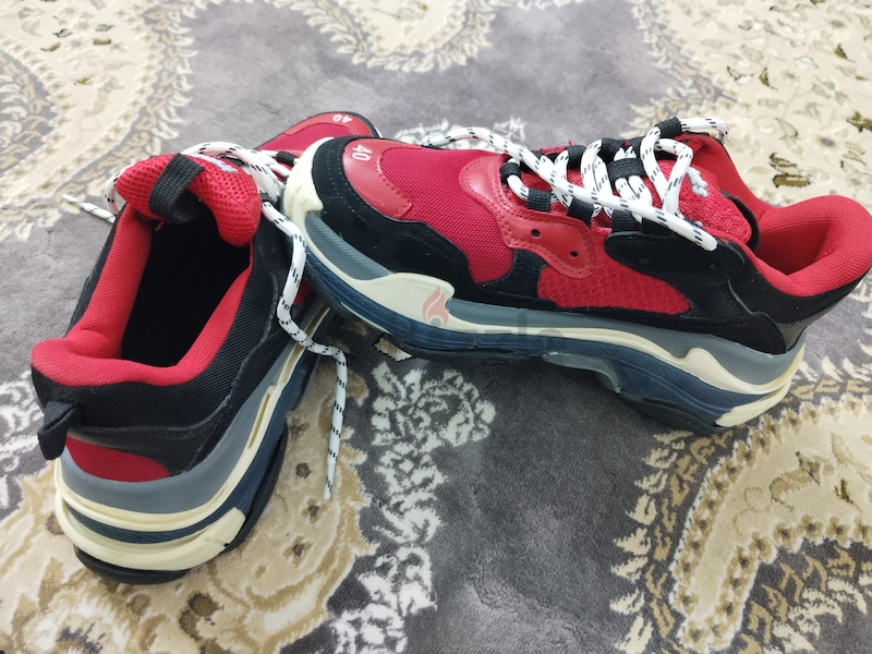 Used balenciaga outlet shoes