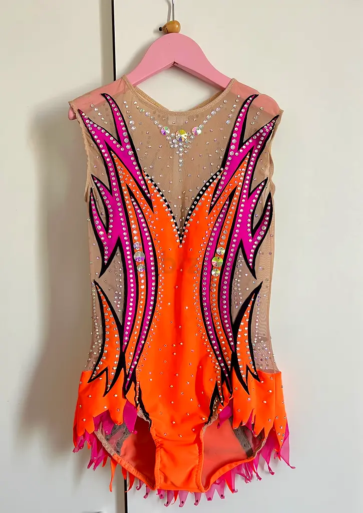 Rhythmic gymnastics competition leotard size for height 135148 cm