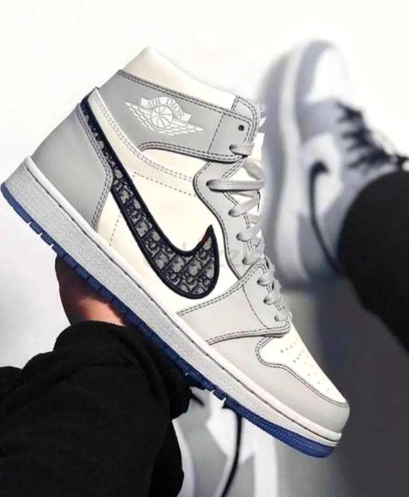 air jordan 1 dior on feet
