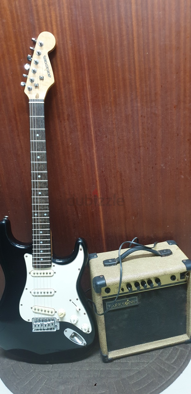 Selder electric guitar with amplifier | dubizzle