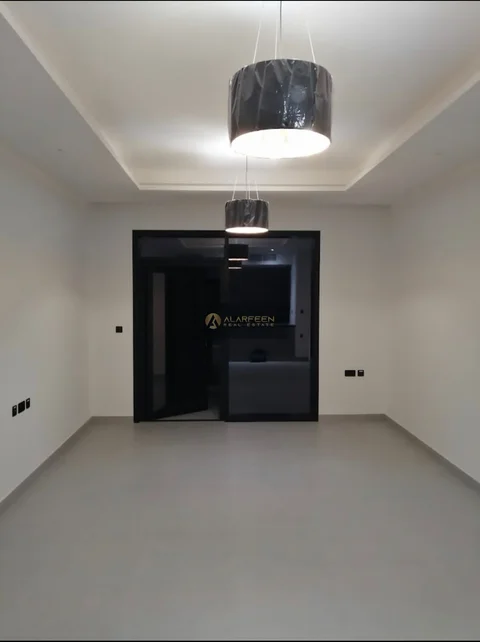 Unfurnished | Spacious Apartment | 2 Chq