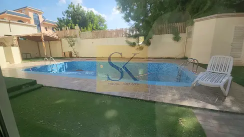 Spacious Villa With Made Room