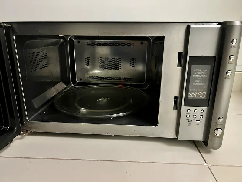 Black and Decker microwave