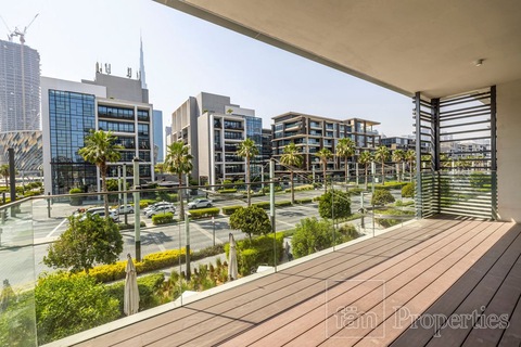 Large Apartment With And Boulevard View