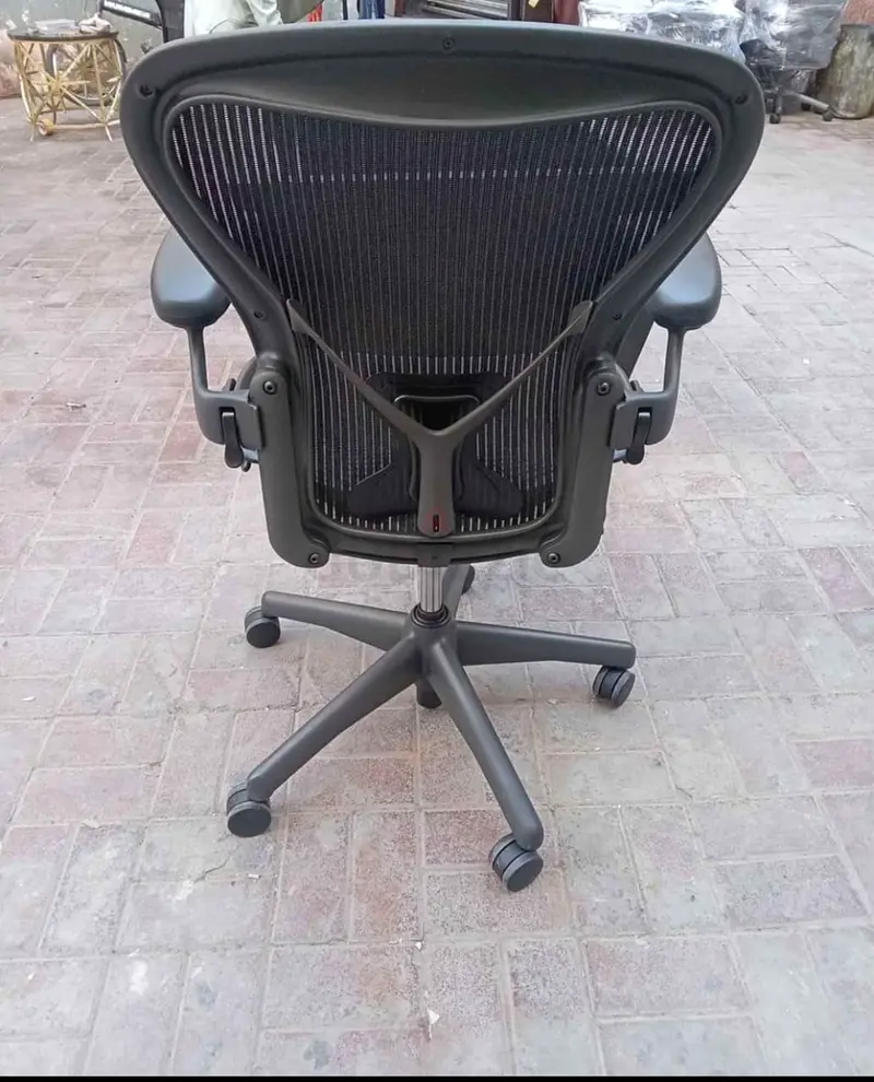 Herman Miller Aaron chair for sell size B