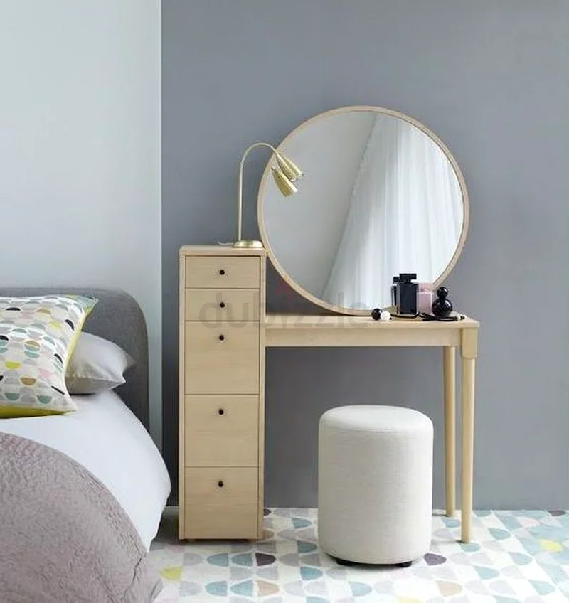 Dressing table