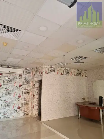 England Cluster Shop For Sale .- International City.