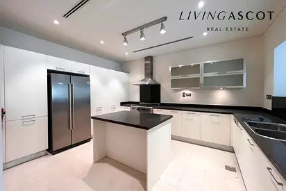 Vacant | Upgraded Unit | Great Location