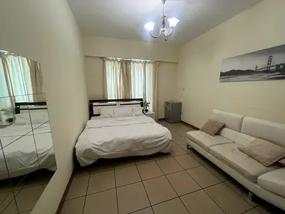 Close to Tram Dubai Marina