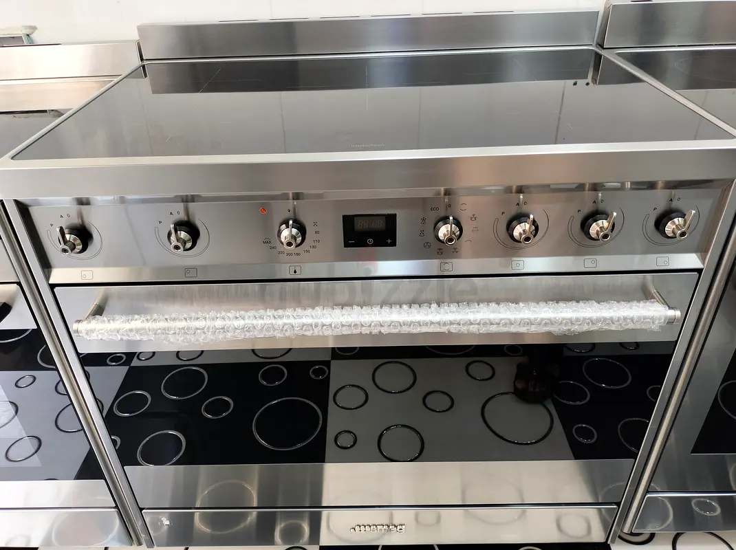 Smeg induction electric ceramic cooker digital model steel body