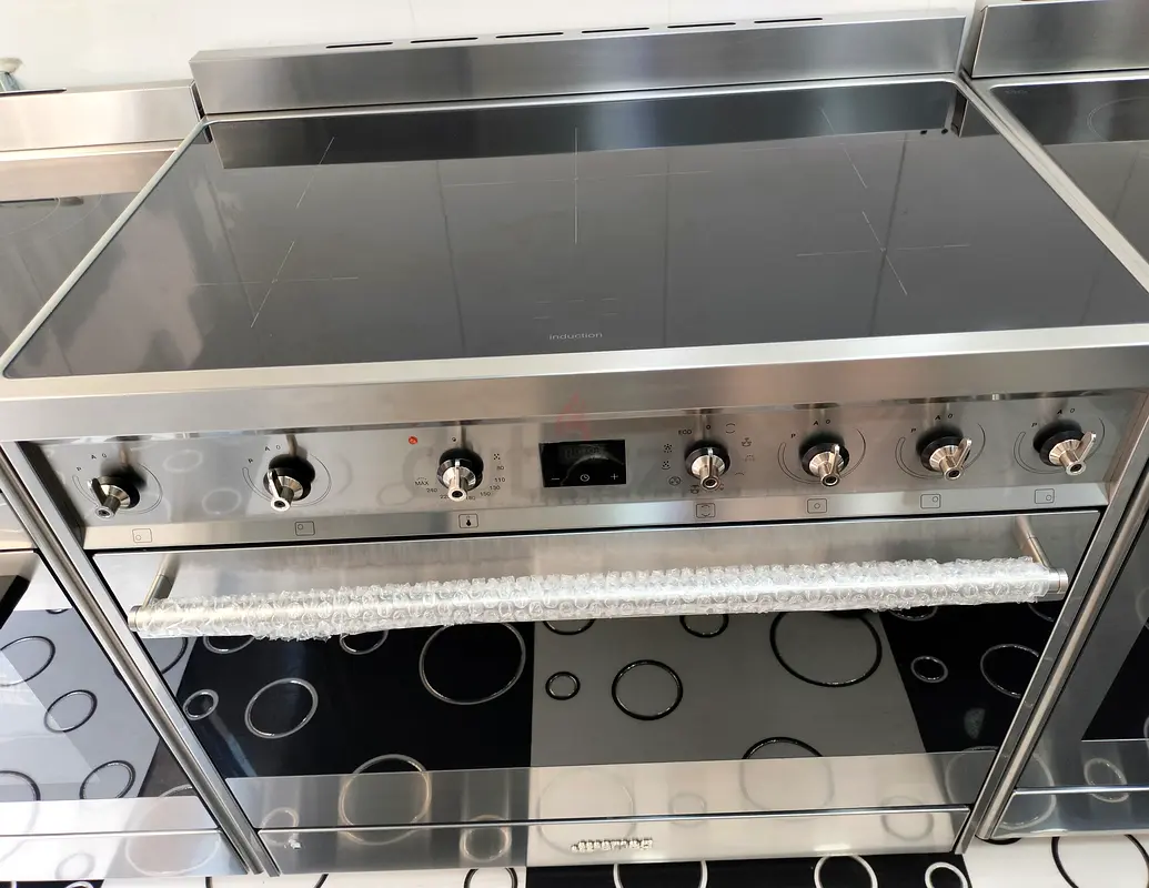 Smeg induction electric ceramic cooker digital model steel body