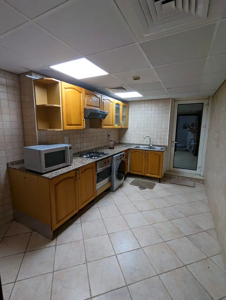 Apartment/Flat for Rent SPACIOUS and clean room in best location next